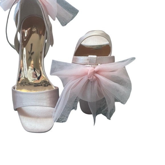 Soft Pink Satin Block Heels with Oversized Tulle Bows | Size 8 - Picture 2 of 3